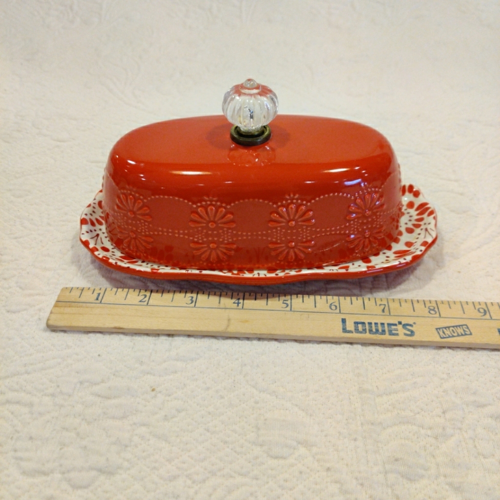 Pioneer Woman Red White Floral Design Covered Butter Dish Clear Glass Knob 8” - Picture 9 of 10